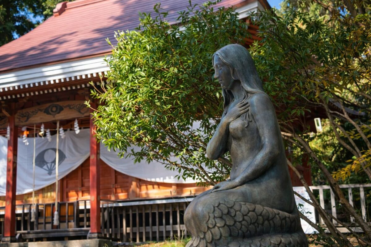 秋田県仙北市の田沢湖(たつこ像・御座石神社)